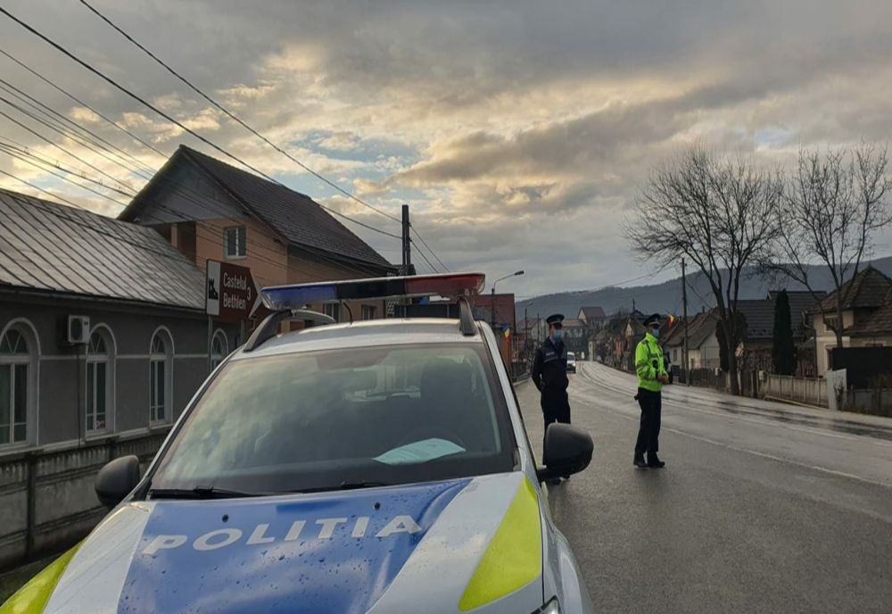 Polițiștii de la rutieră au aplicat 202 sancţiuni contravenţionale şi au reţinut 16 permise de conducere