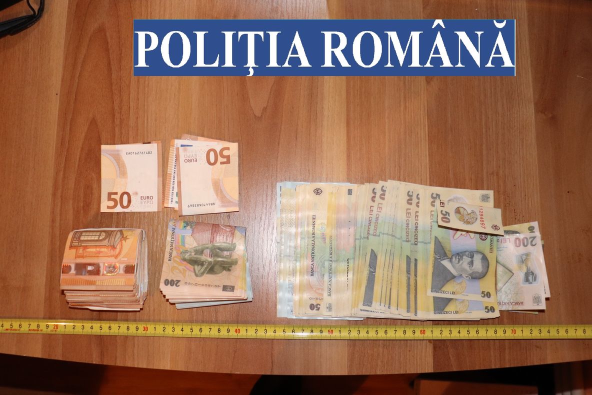 Video: Percheziții la persoane bănuite de tâlhărie, camătă și șantaj
