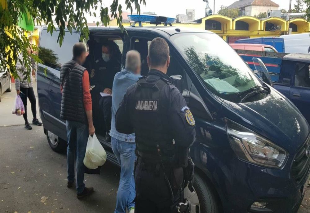 În urma protestelor de aseară din municipiile Buzău și Rm. Sărat, jandarmii și polițiștii au aplicat 54 de sancțiuni contravenționale