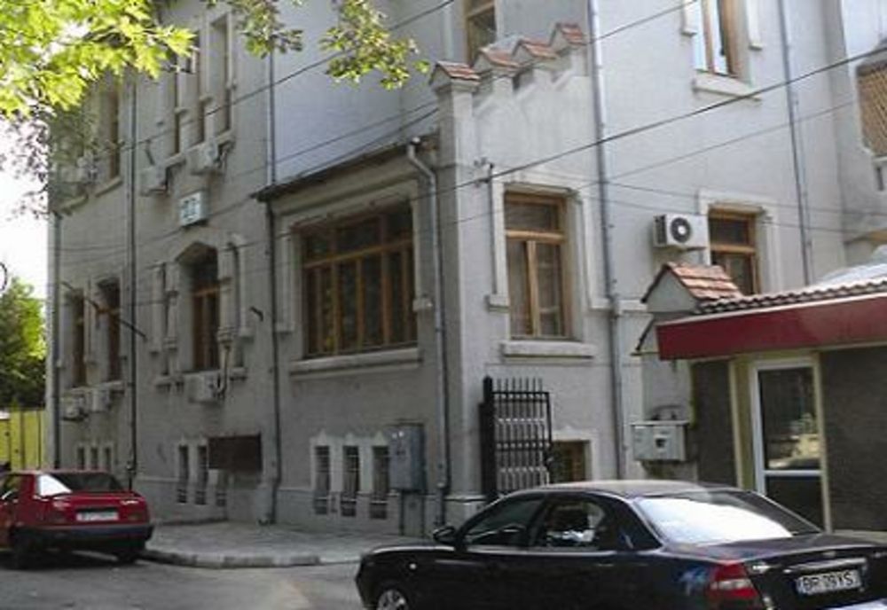 Cadrele didactice care nu au ore la clasele terminale trimise forțat în concediu de odihnă