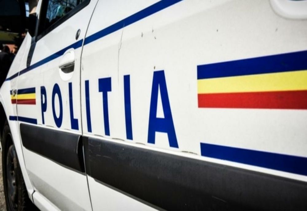 Bărbat de 75 de ani mort în mașină
