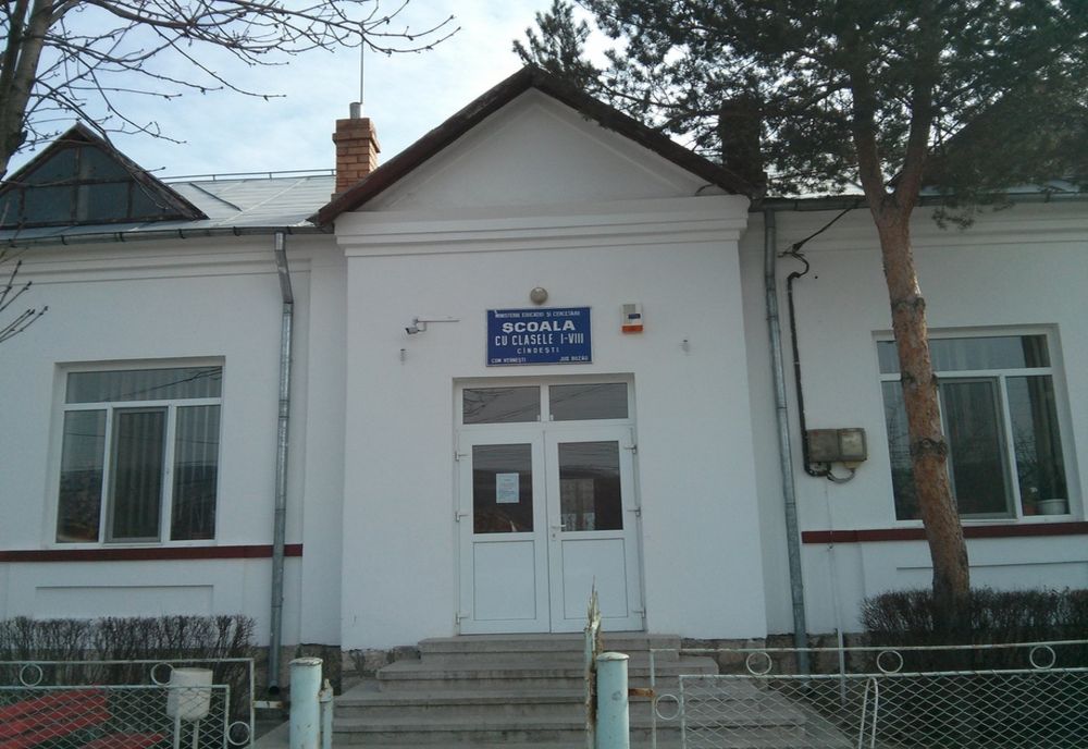 Director de școală în conflict de interese