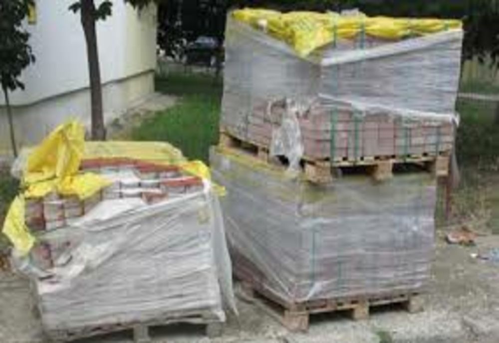 Prins în flagrant de polițiști „la pavele”