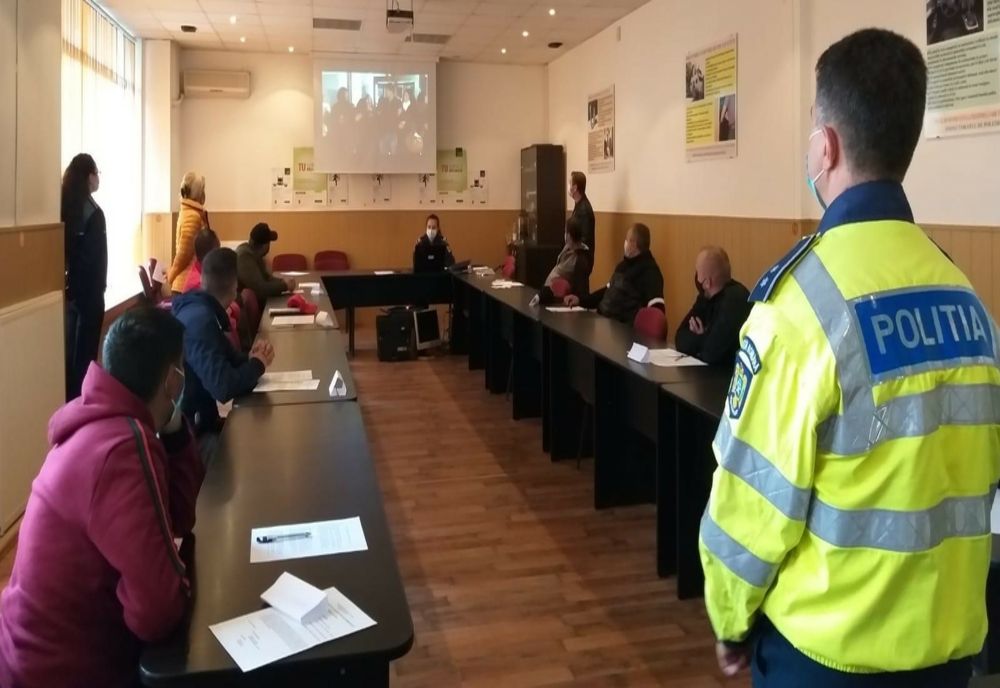 Polițiștii Compartimentului de Analiză şi Prevenire a Criminalităţii și Biroului Siguranță Școlară au desfășurat activități preventive