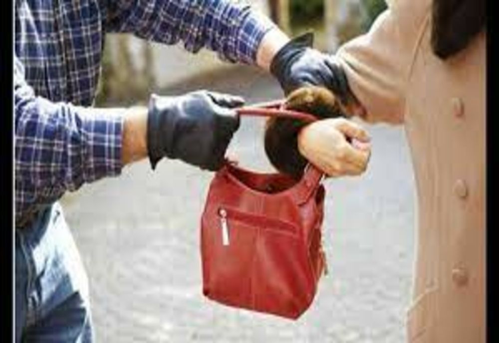 Tânăr de 18 ani arestat preventiv pentru tâlhărie