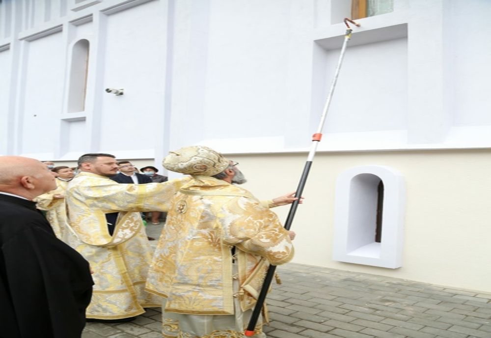 A fost sfințită biserica „Sfântul Apostol Andrei” din Buzău