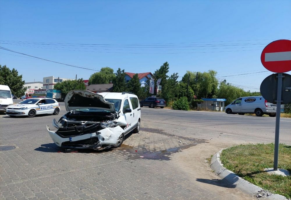 Două persoane rănite într-un accident pe Șoseaua Spătarului din Buzău