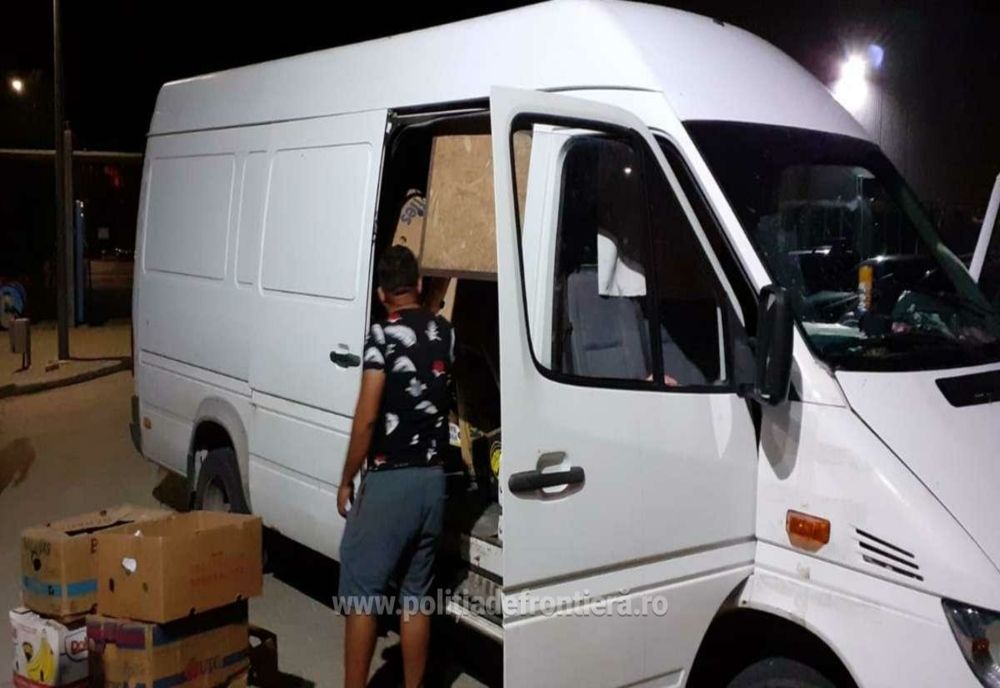 Urmărire în trafic. Buzoian cercetat penal după ce a „forţat” intrarea in ţară