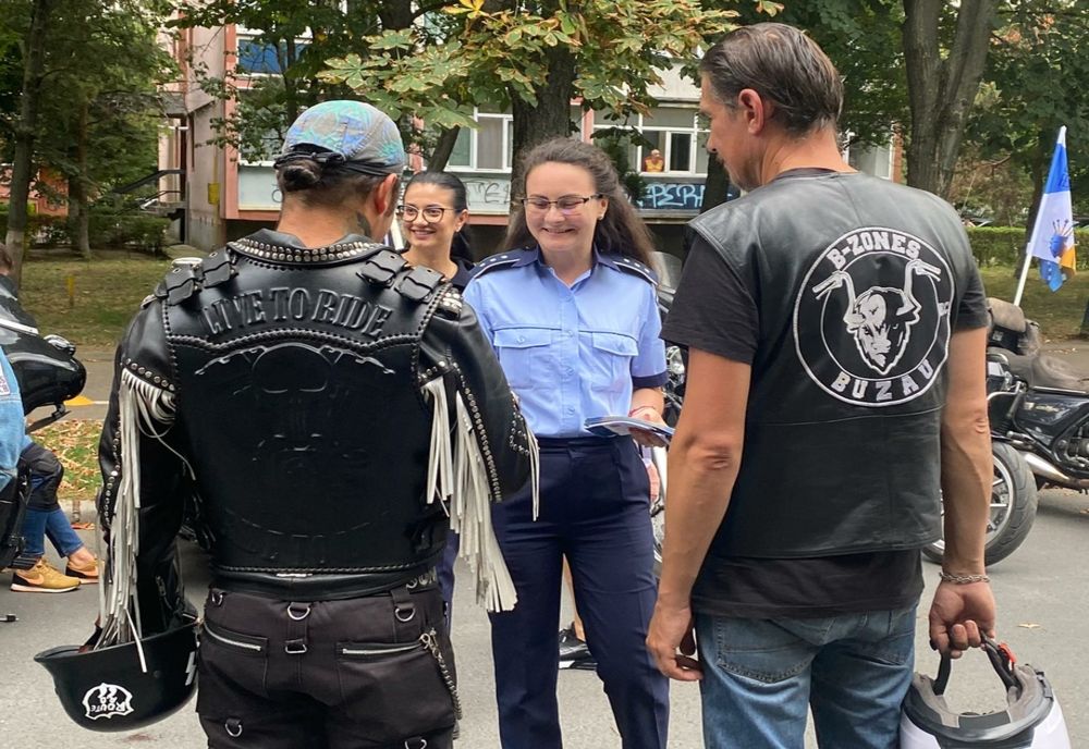 Foto+video: Şofer, motociclist, pieton...acelaşi risc rutier