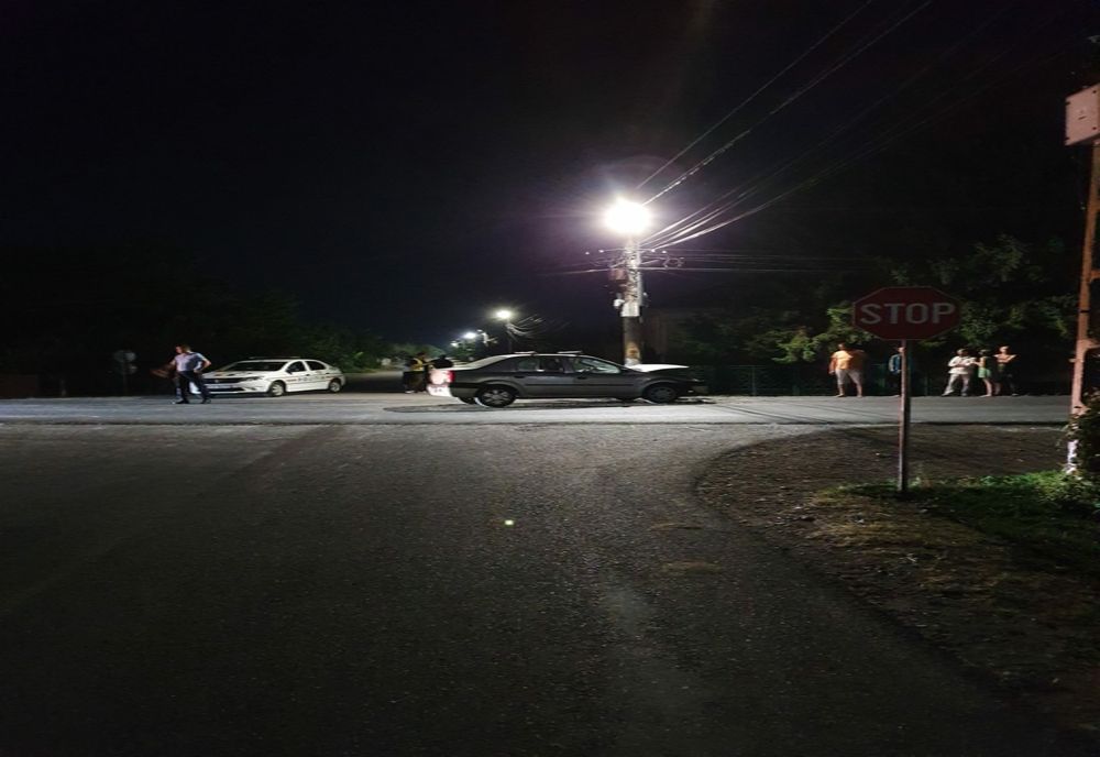 Foto / Trafic dirijat pe DN 2C, în localitatea Padina 