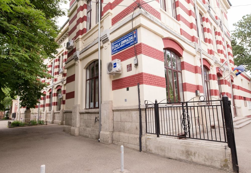 Primele cazuri de infectări la elevi