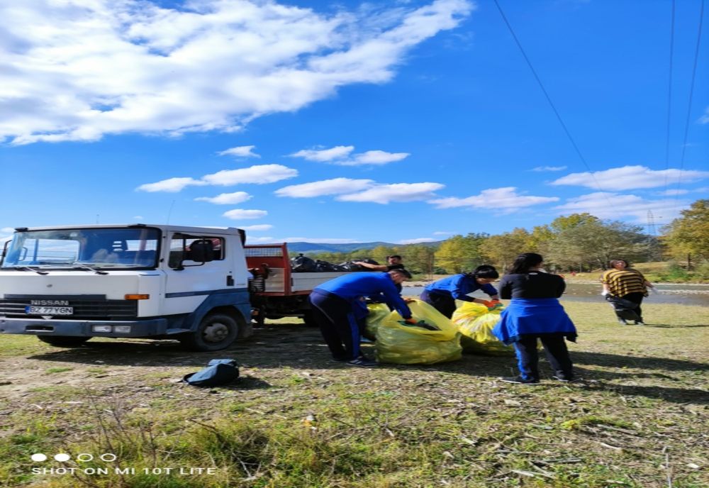 Video: Poliţiştii buzoieni fac front comun pentru “VIITORURI CURATE”