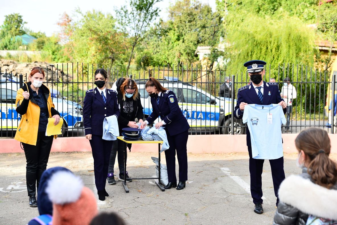 Video: Polițist pentru o zi