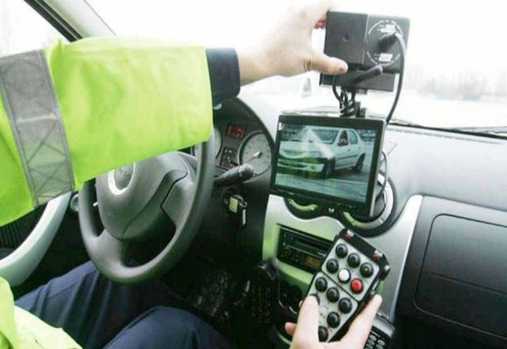 O tânără de 21 de ani se credea la raliu pe DN2E85