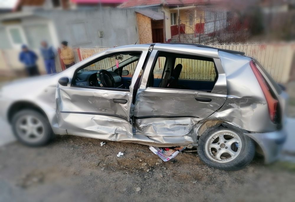 Foto: Accident luni după amiază pe DJ 203K, în localitatea Mătești