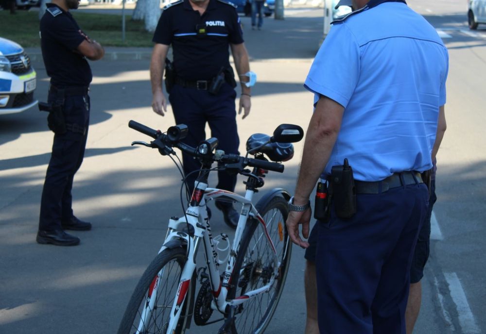 Polițiștii buzoieni au sancționat ieri 84 de pietoni și 22 de bicicliști