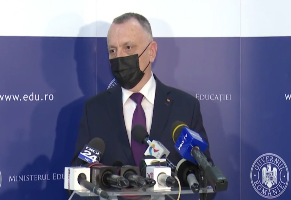 Sorin Cîmpeanu: Până la începutul săptămânii viitoare, vor fi livrate în şcoli 10 milioane de teste COVID