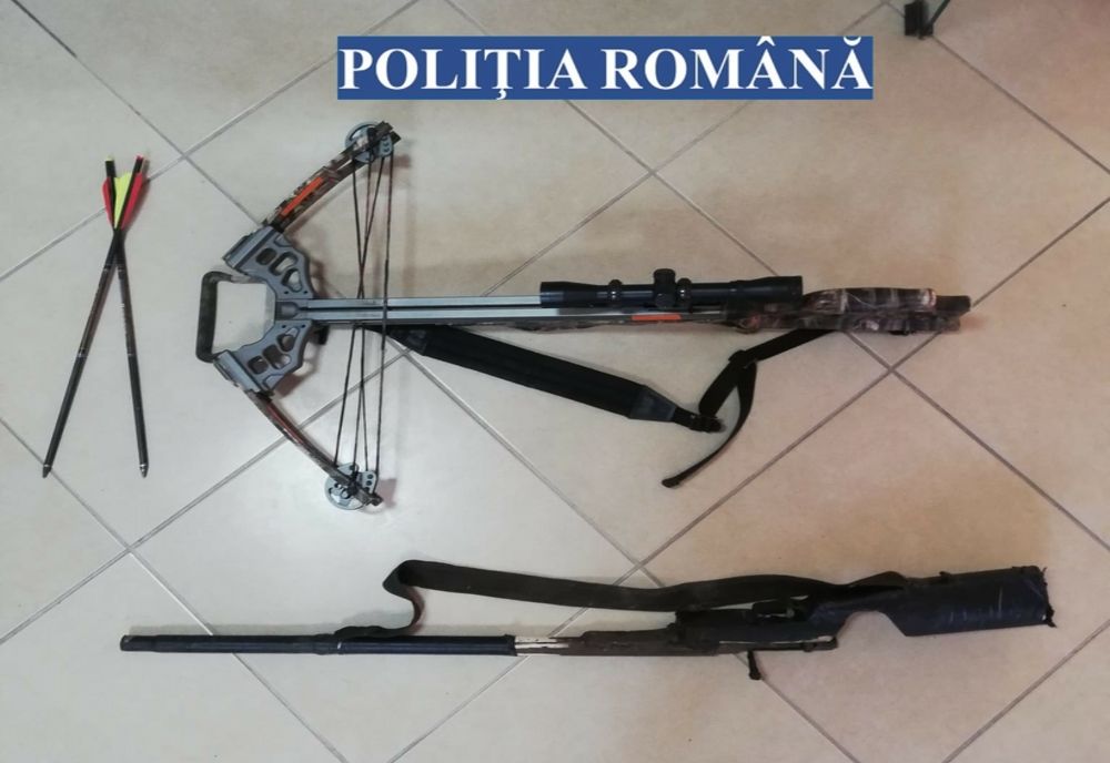 Percheziții la persoane cercetate pentru nerespectarea regimului armelor și munițiilor și contrabandă calificată