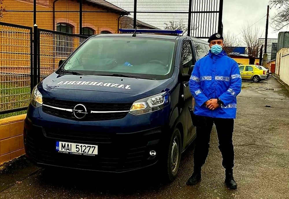 Un câine a atacat două eleve care se deplasau către liceu