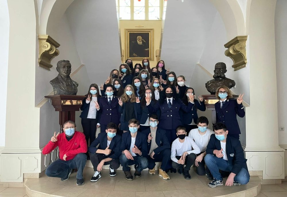 Parteneriat spre reuşită! Program de mentorat şi Proiect antiviolenţă