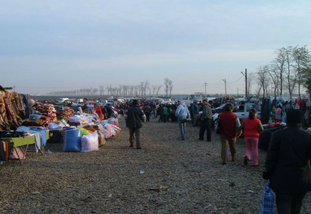 Zona târgurilor şi a pieţelor agroalimentare în atenţia poliţiştilor din Smeeni