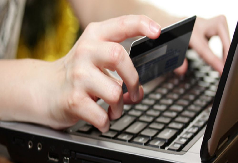  Cumpărături pe banii altora