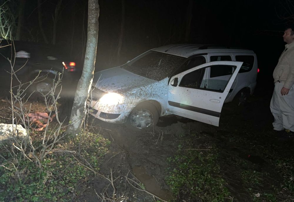 Foto: Au urmat indicațiile GPS-ului și s-au rătăcit în zona împădurită a județului Buzău