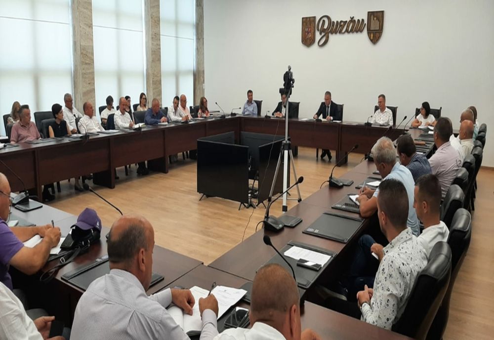 Întâlnire la Prefectura Buzău pentru a stabili procedurile, graficul și formularele ce vor fi folosite în constatarea pagubelor înregistrate de fermieri, la culturile de toamnă