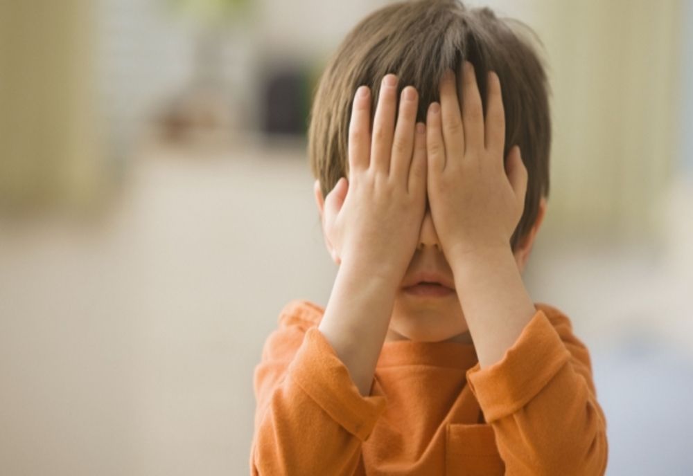 Caz incredibil în municipiul Rm. Sărat. Un copil de 2 ani furat din fața casei bunicii sale