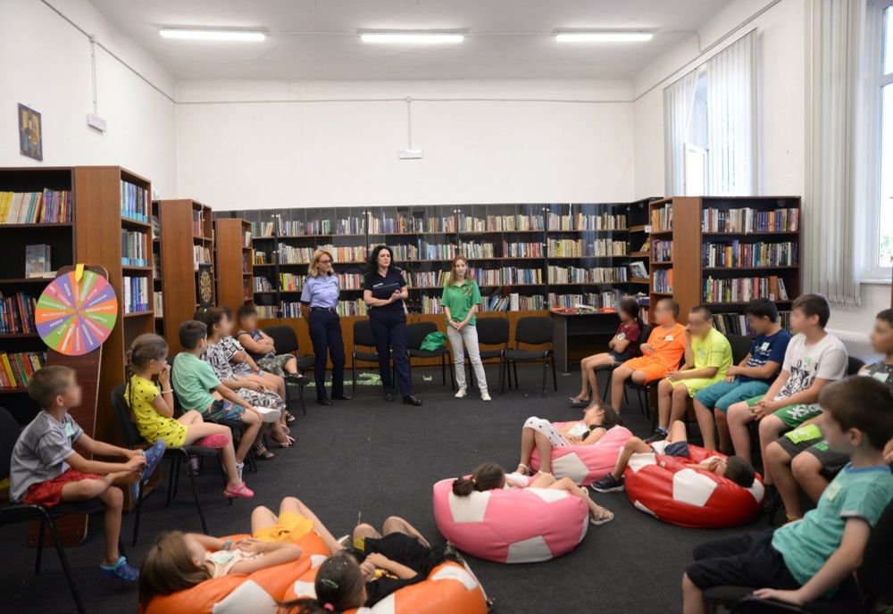 Poliţiştii de la Prevenire şi specialiştii în Consiliere Antidrog, în vizită la “Tabăra de Cartier”