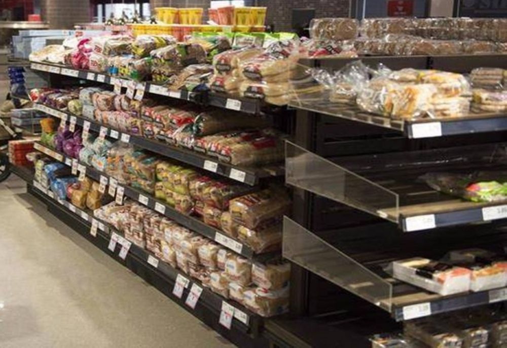 Doi minori bănuiți de furt de produse alimentare dintr-un magazin