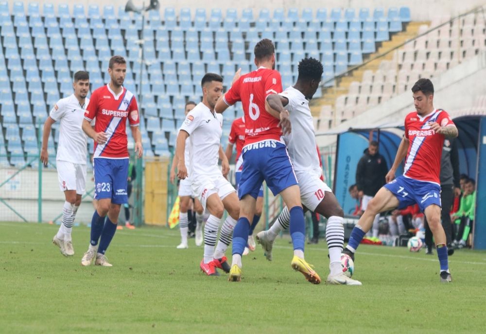 Victorie pentru Adrian Mihalcea, la debutul pe banca Gloriei Buzău