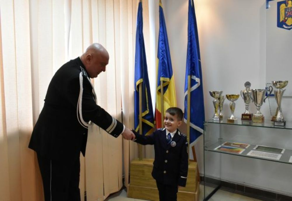 Mesajul conducerii IPJ Buzău de Ziua națională: La mulţi ani, România! La mulţi ani, români! La mulţi ani, buzoieni!