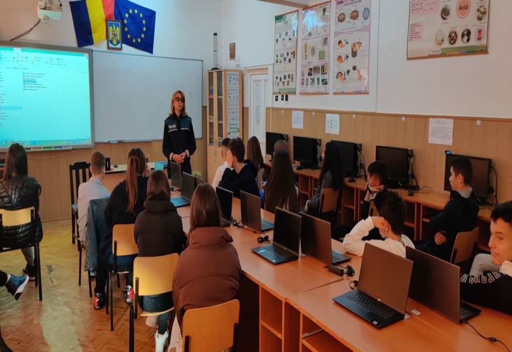 Elevii Școlii Gimnaziale nr.6 Râmnicu Sărat, pregătiţi pentru a deveni “ambasadori antibullying”
