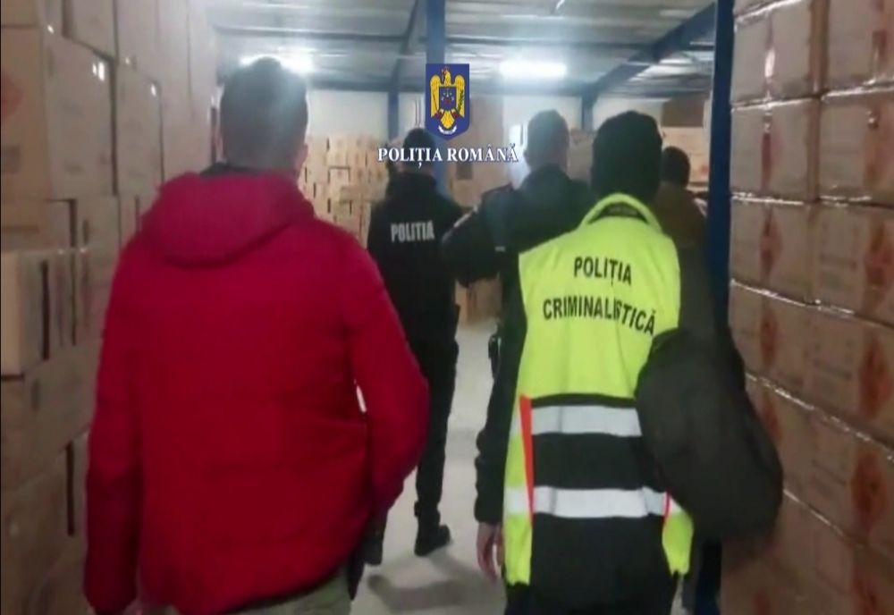 Foto: Percheziții ale polițiștilor buzoieni într-un dosar penal privind evaziune fiscală și comercializarea către publicul larg a articolelor pirotehnice