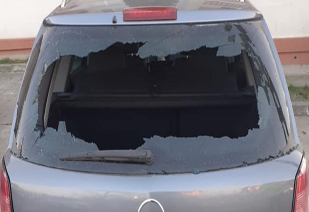 Arestat pentru nerespectarea ordinului de protecţie, distrugere și violare de domiciliu