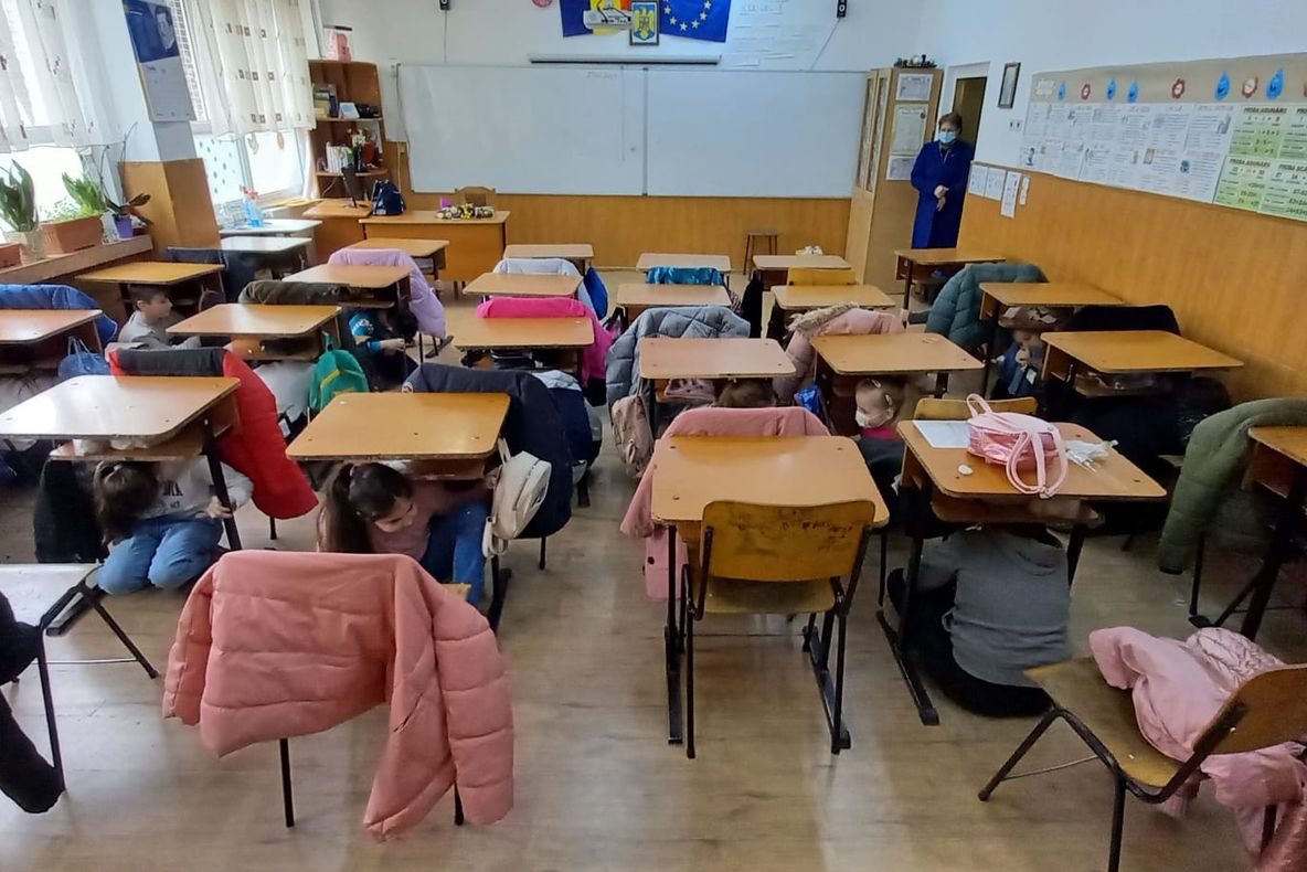 Foto+video: Simulări de cutremur la două școli din municipiul Buzău