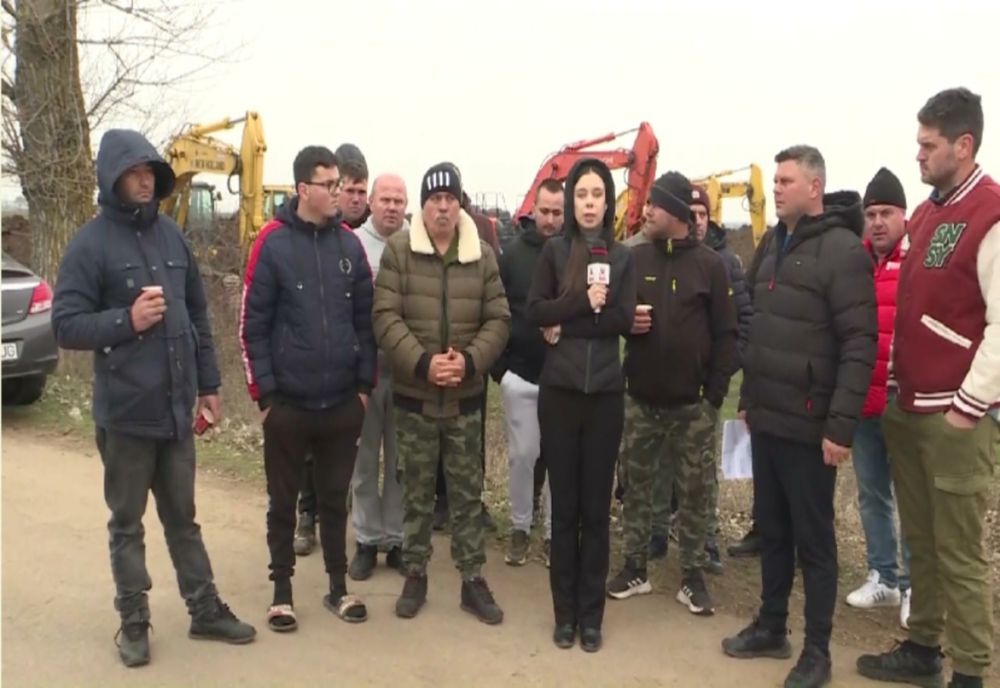Revoltă în Giurgiu. Transgaz a intrat cu utilajele pe pământul unor fermieri fără să anunțe. Le-a distrus culturile și a lăsat dezastru în urmă