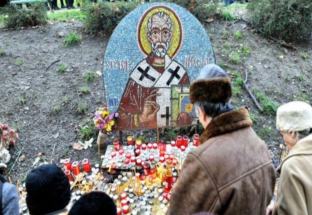 CREŞTINII ÎL SĂRBĂTORESC ASTĂZI PE SFÂNTUL NICOLAE