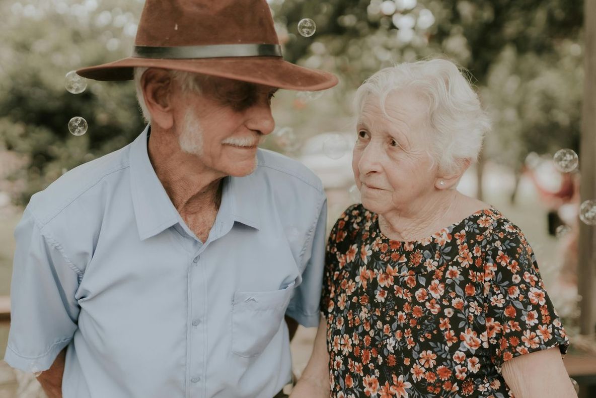 Pensiile întârzie în luna mai: seniorii care le primesc prin poștă trebuie să aștepte mai mult