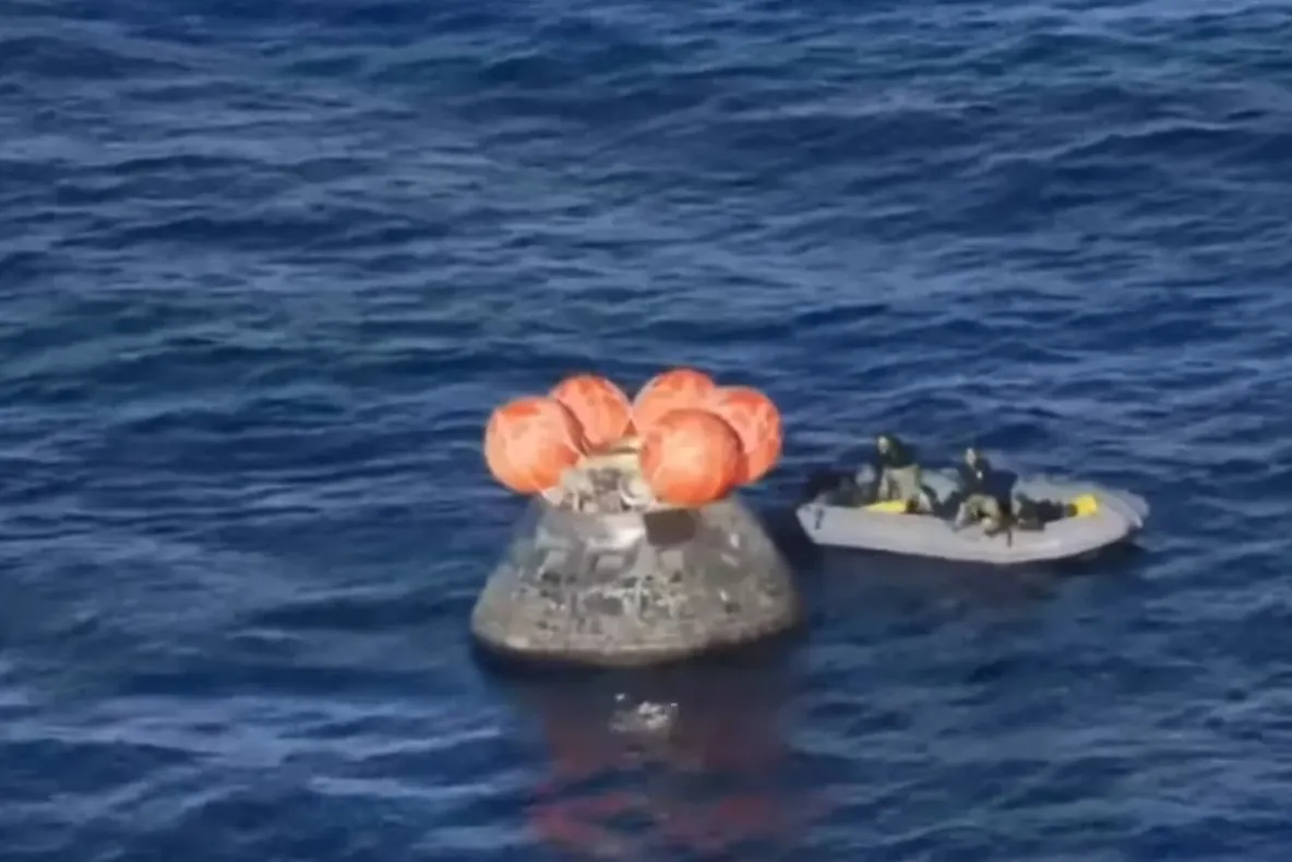 Moment istoric în astronautică: Artemis II a revenit cu succes pe Pământ după cea mai îndepărtată misiune umană din istorie - VIDEO