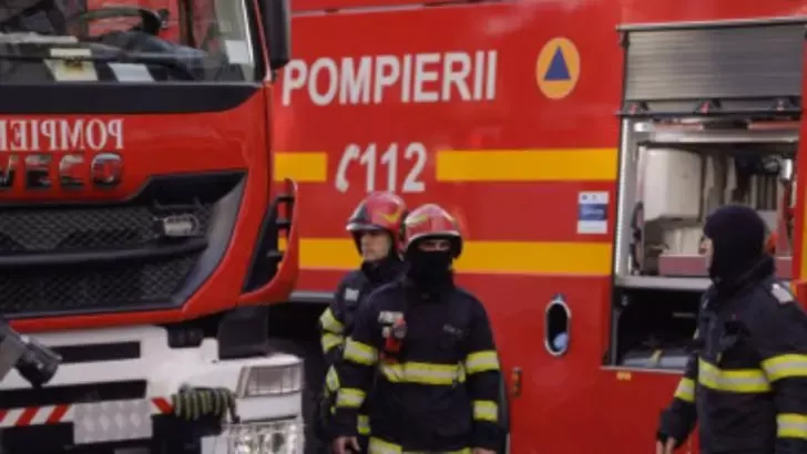 Școală din Buzău, inundată: cursurile suspendate după ce apa a atins circa 20 de centimetri