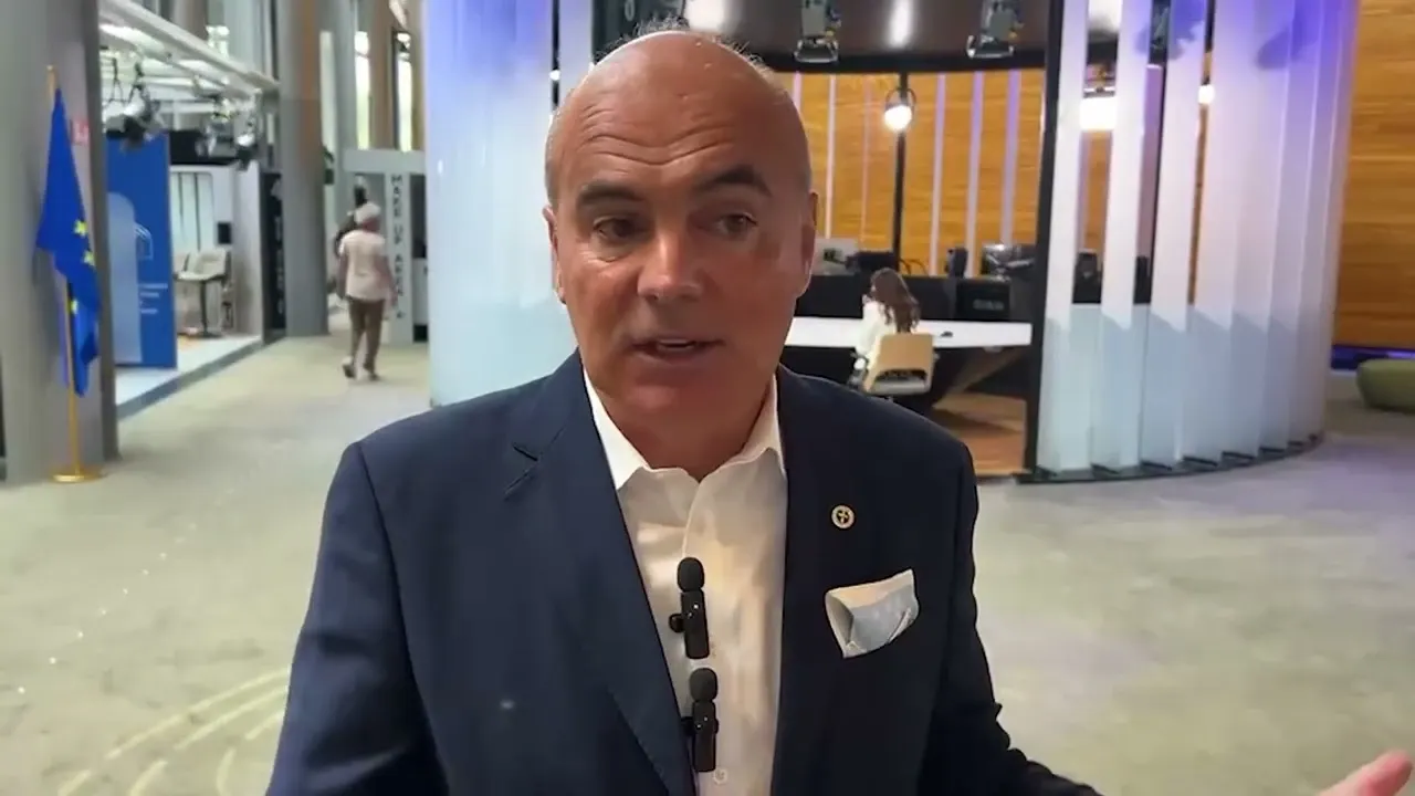 Rareș Bogdan, atac dur la adresa lui Bolojan: „S-a legat de scaunul de la Palatul Victoria”