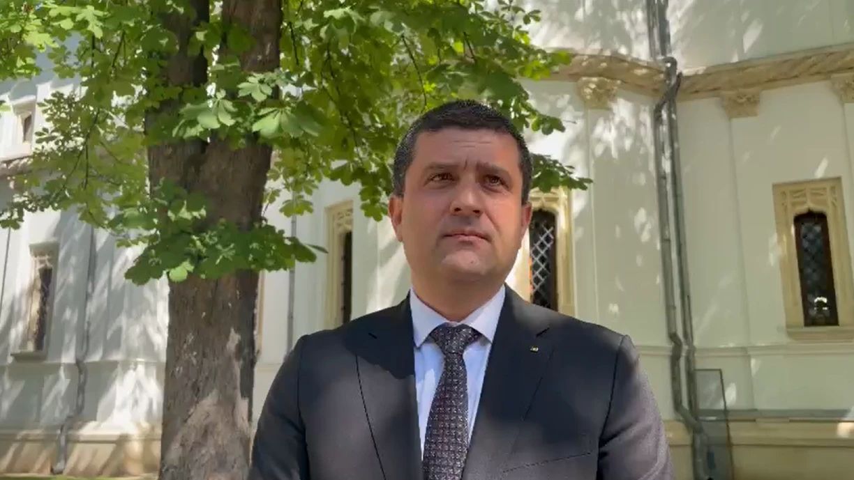 Miruță nu exclude varianta unui guvern interimar până în toamnă: „Guvernul funcționează, ministerele funcționează”