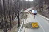 O comunitate întreagă din Buzău riscă să rămână izolată: drum modernizat recent, prăbușit pe o porțiune de 100 de metri