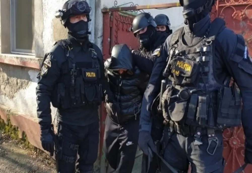 Percheziţii în judeţele Călăraşi, Ialomița Mehedinţi, Buzău, Dolj, Ilfov şi Sibiu, într-un dosar de evaziune fiscală