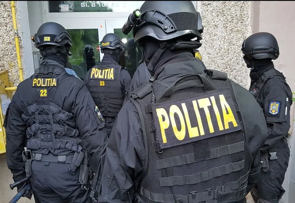 Intervenție în forță a mascaților buzoieni, aseară, pe strada Răchitei din cartierul buzoian Simileasca