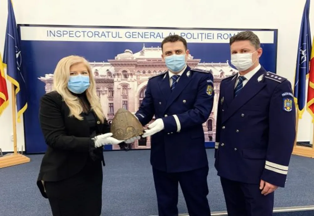 Coif unicat, de sorginte vikingă, recuperat de polițiști