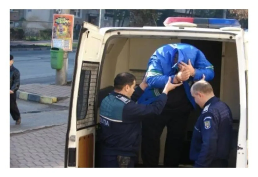 Urmărit național depistat de polițițiștii din Pogoanele
