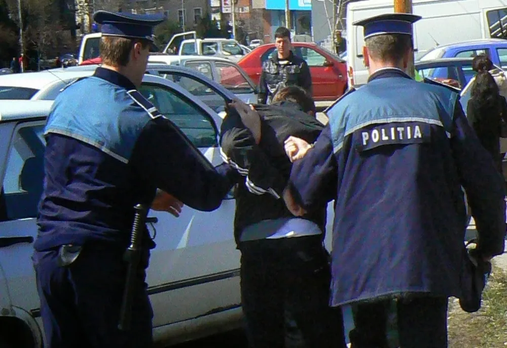 Poliţiştii buzoieni au reţinut un bărbat de 39 de ani, din Gălbinași